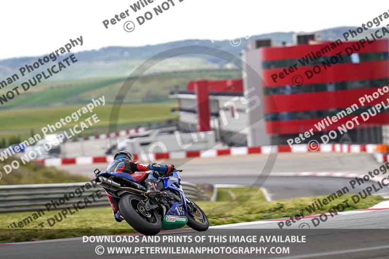 cadwell no limits trackday;cadwell park;cadwell park photographs;cadwell trackday photographs;enduro digital images;event digital images;eventdigitalimages;navarra;no limits trackdays;peter wileman photography;racing digital images;trackday digital images;trackday photos